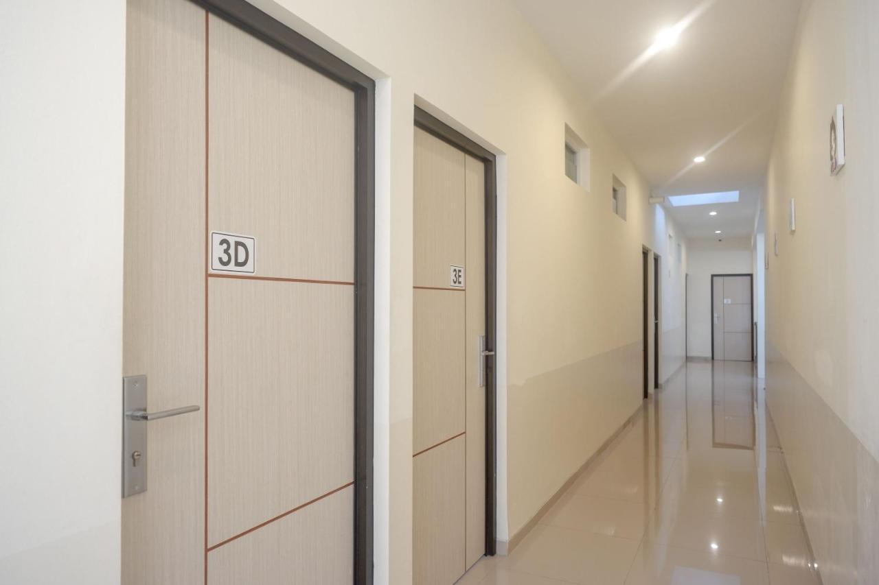 Sans Hotel Mataram Malioboro Yogyakarta Buitenkant foto