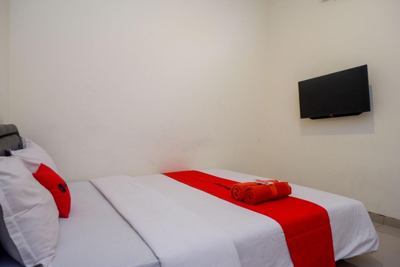 Sans Hotel Mataram Malioboro Yogyakarta Buitenkant foto