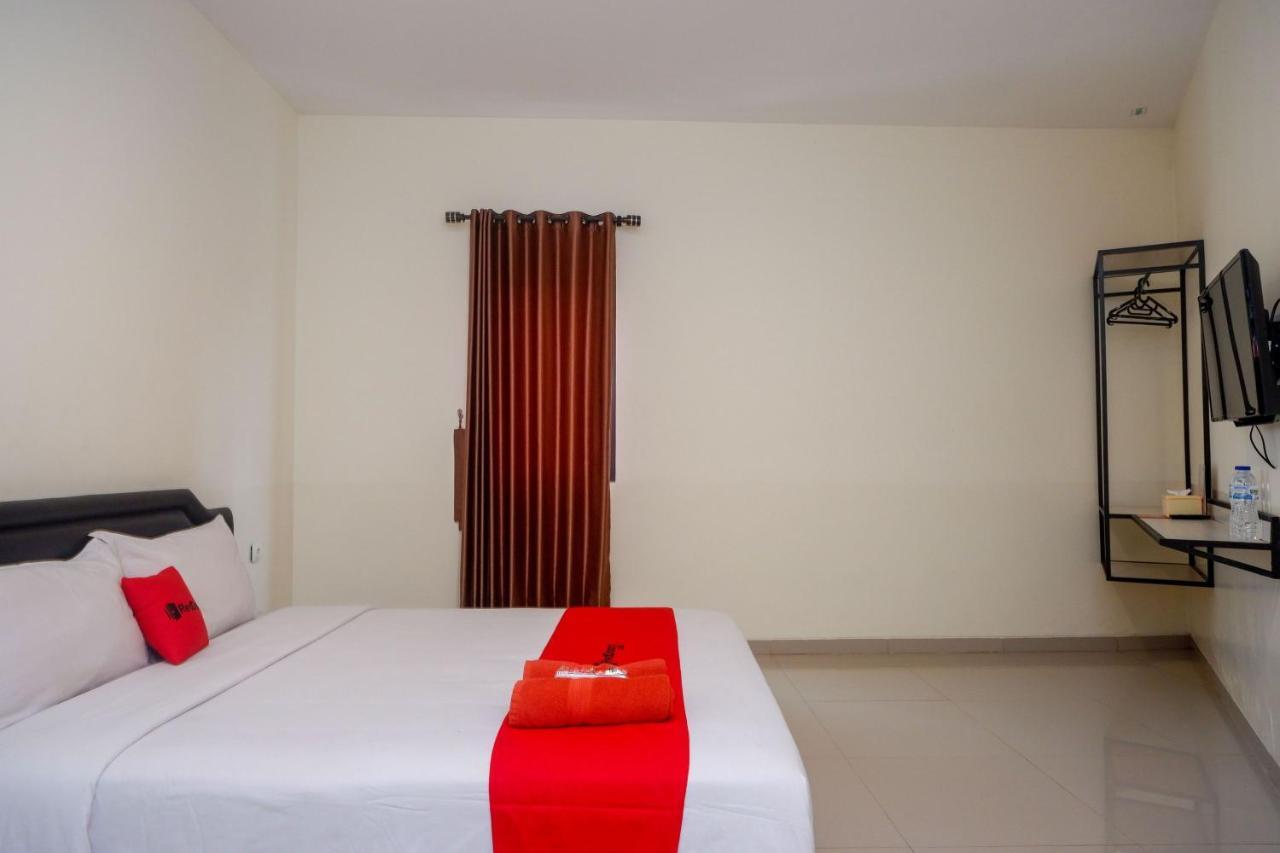 Sans Hotel Mataram Malioboro Yogyakarta Buitenkant foto